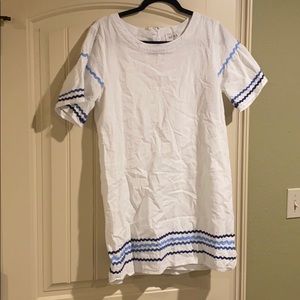 White short sleeve dress